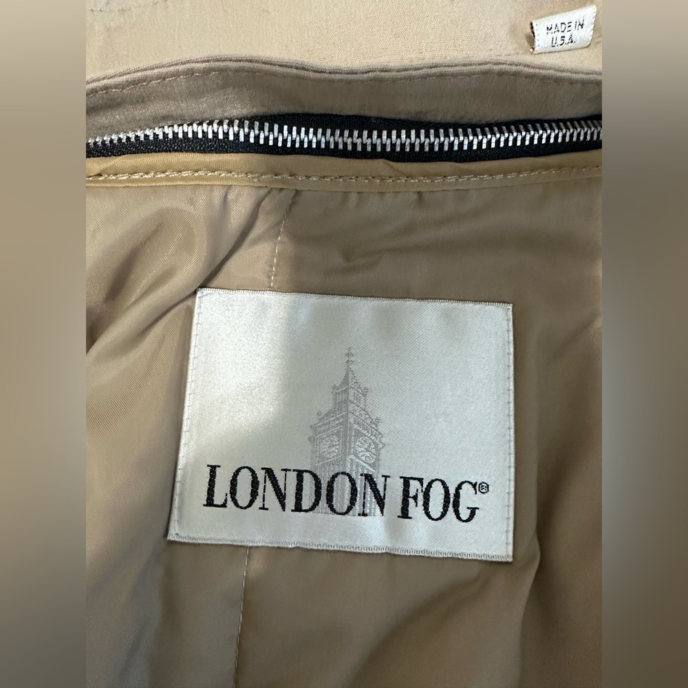 London Fog Classic Trench w/belt and quilted zip out lining in Tan. - Picture 5 of 9